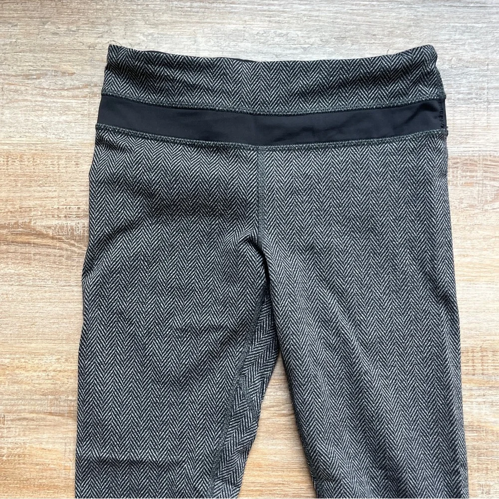 Lululemon Align Cropped Herringbone Leggings 4 EUC 
Gym Workout Activewear - Picture 4 of 9